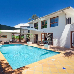 boite, mpouat, bouat, μπουάτ, soureal, surreal, σουρεάλ, thessaloniki, σαλονικη, saloniki, Θεσσαλονίκη, βοιτεσθρρεαλ, ραδιοφωνικοι σταθμοι, radio, ράδιο, ραδιόφωνο, web radio, internet radio, ιντερνετ ραδιοφωνο, περιέργα νεα, ενημέρωση, πικάντικα νεα, αστεία νεα, σουρεάλ, νέα, υπαρξιακά ζητήματα, όμορφη μουσική